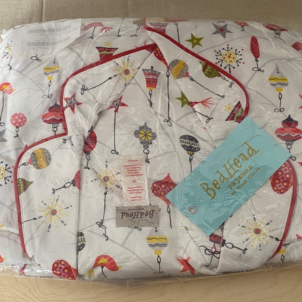 BedHead Pajamas White and Red Holiday set